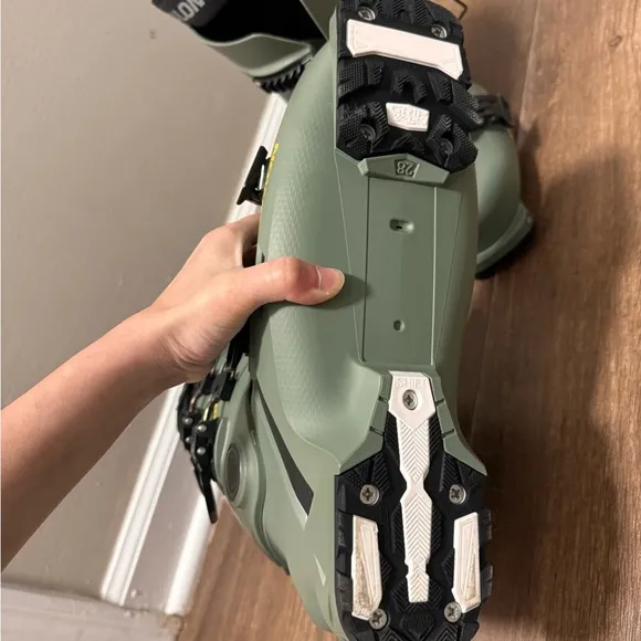 Salomon Green Ski Boots
