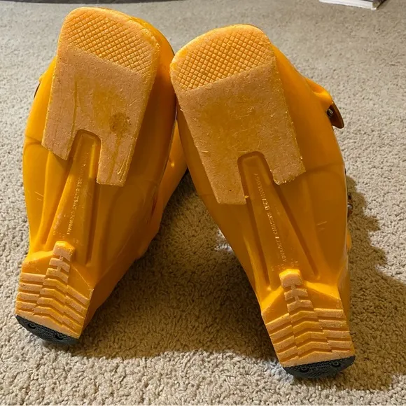 Salomon x wave 10. Flex 110 ski boots