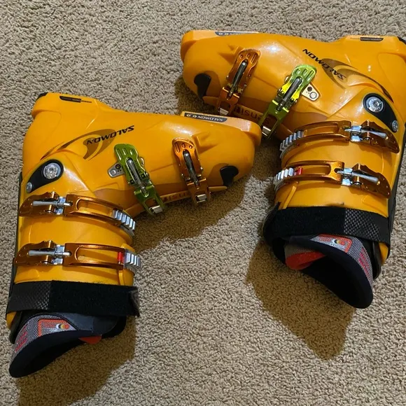 Salomon x wave 10. Flex 110 ski boots