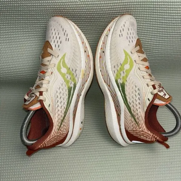 Saucony Endorphin Speed 2 Noddle Running Shoes Sneakers Men’s Size 6 Tan