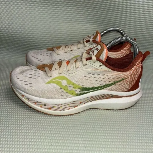 Saucony Endorphin Speed 2 Noddle Running Shoes Sneakers Men’s Size 6 Tan
