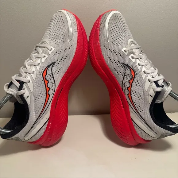 Saucony Endorphin Speed 3 Women’s Size 8.5 Running Athletic Shoes White ViZiRed