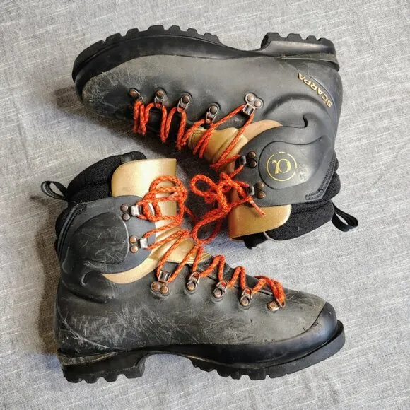 Scarpa Alpha Mountaineering Boots Size 9/10 Made in Italy Trekking Ice Climbing