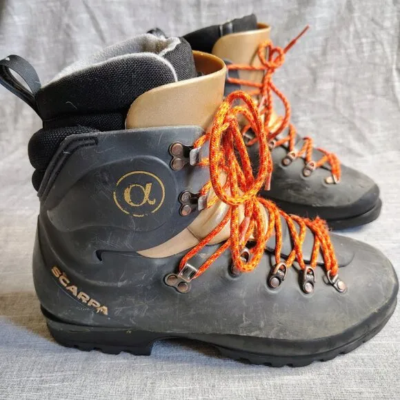 Scarpa Alpha Mountaineering Boots Size 9/10 Made in Italy Trekking Ice Climbing