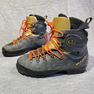 Scarpa Alpha Mountaineering Boots Size 9/10 Made in Italy Trekking Ice Climbing