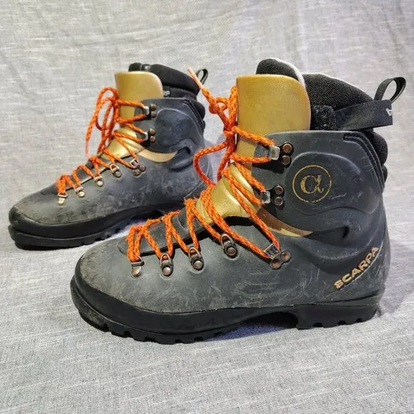 Scarpa Alpha Mountaineering Boots Size 9/10 Made in Italy Trekking Ice Climbing