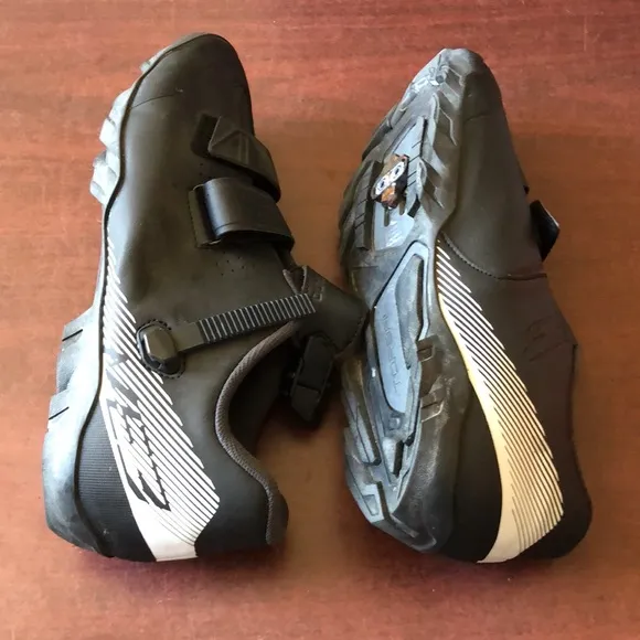 Shimano Cycling Shoes with cleats
