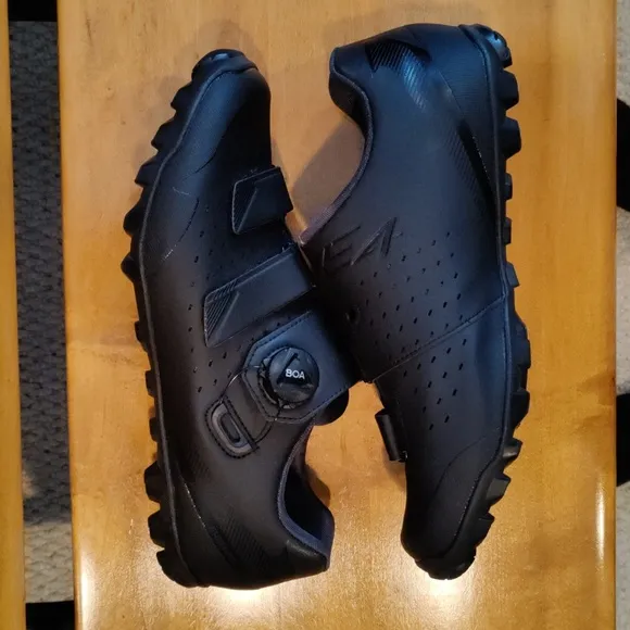 Shimano mens cycling shoes ME-400 size 44eu all black