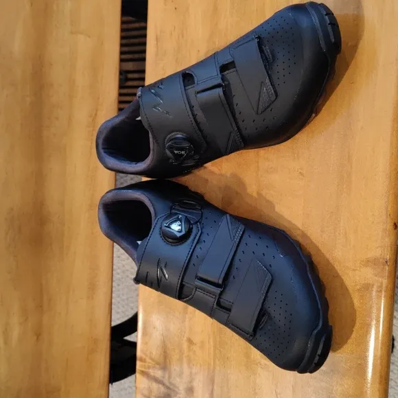 Shimano mens cycling shoes ME-400 size 44eu all black