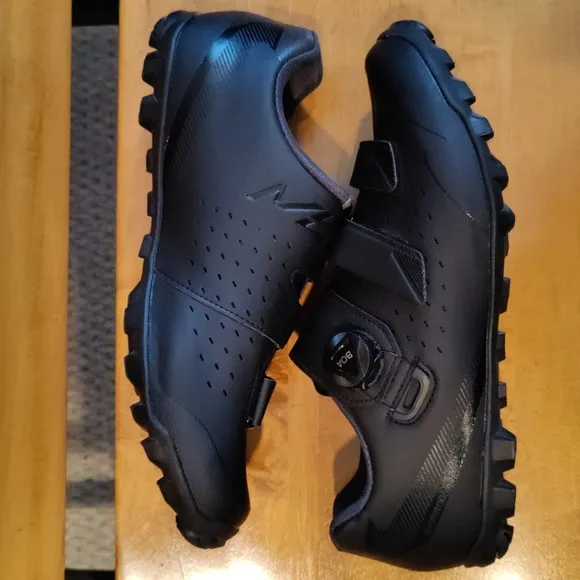 Shimano mens cycling shoes ME-400 size 44eu all black