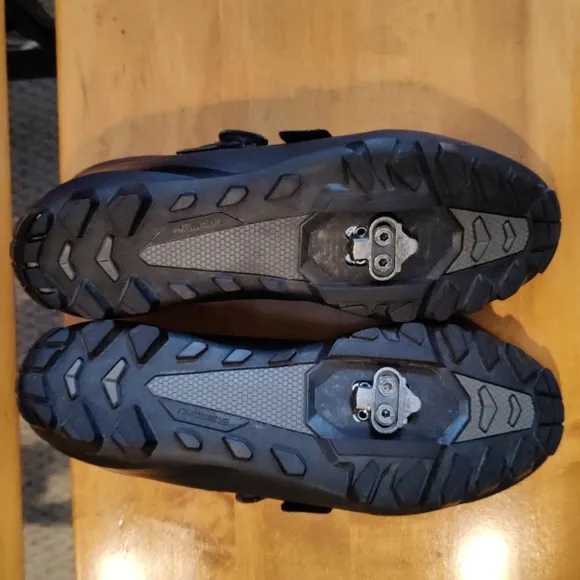 Shimano mens cycling shoes ME-400 size 44eu all black