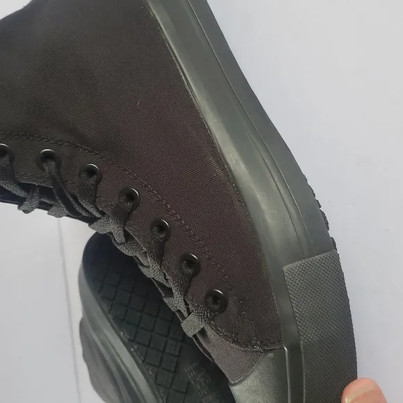 Shoes For Crews Black High-Top Men's Sneakers Size 8, Women's Size 9.5