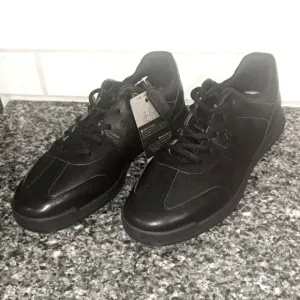 Shoes For Crews Black Slip &amp; Oil Resistant Shoes. Size 10.5 NWT