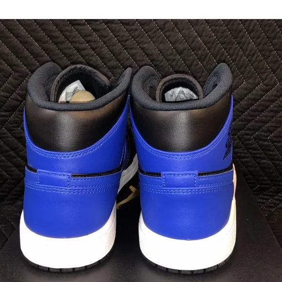 Size 10 - Jordan 1 Mid Hyper Royal 2021