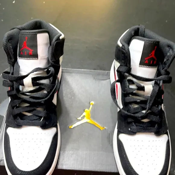 Size 6.5y Air Jordan 1 Retro High BG