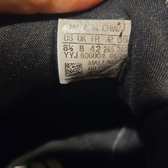Size 8.5 - adidas Disney x UltraBoost Goofy