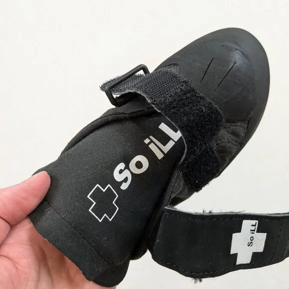 So iLL Climbing Bouldering Shoes black velcro