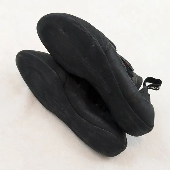 So iLL Climbing Bouldering Shoes black velcro