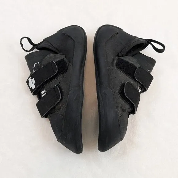 So iLL Climbing Bouldering Shoes black velcro