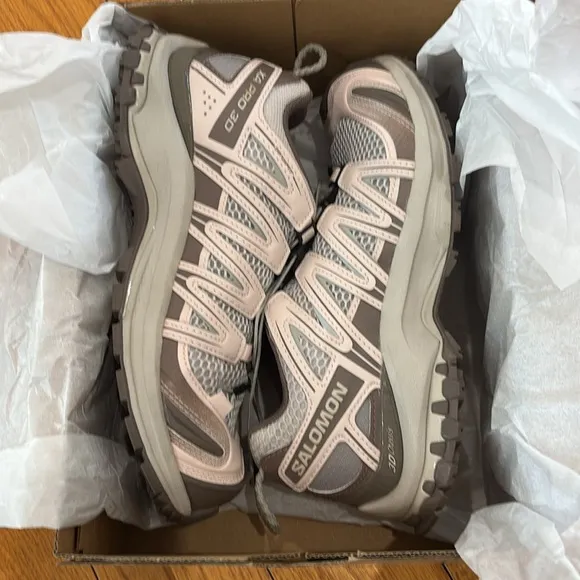 Solomon XA Pro 3D Seasonal Sneaker in Silver Cloud, Iron, Hushed Violet Size 5.5