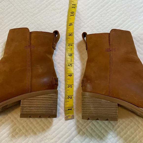 SOREL Cate Booties Leather Ankle Booties, Camel (Iced Tea), Waterproof, Size 6