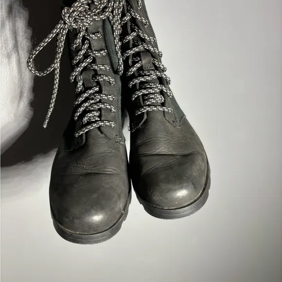Sorel Emelie Short Lace Up Waterproof Boots Women’s Size 7.5