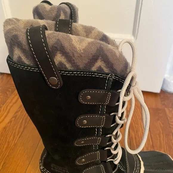 Sorel Joan of Arctic Knit II Chevron Waterproof Boots Size 7