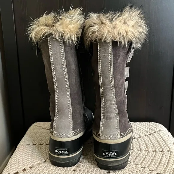 Sorel Joan of Arctic Waterproof Boots size 8