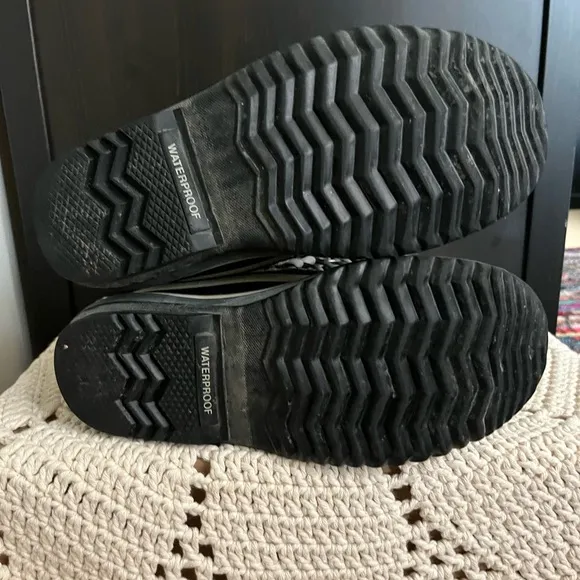 Sorel Joan of Arctic Waterproof Boots size 8