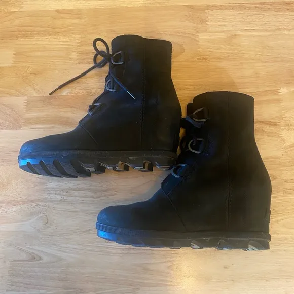Sorel Joann of Arctic II Waterproof Wedge Boots black size 8