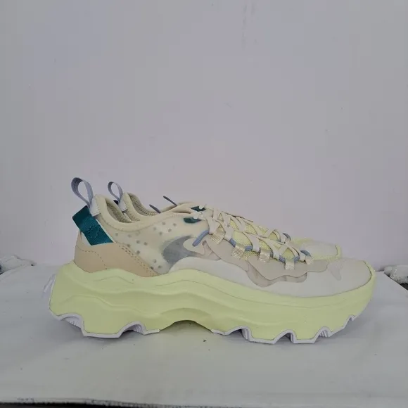 Sorel kinetic breakthru tech lace sneaker endive bleached ceramic 9 NWT