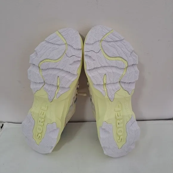 Sorel kinetic breakthru tech lace sneaker endive bleached ceramic 9 NWT
