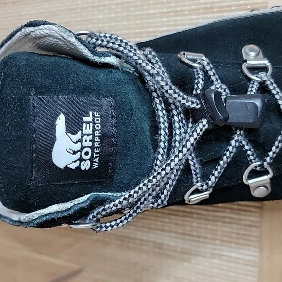 Sorel Out and About Waterproof Boots sz4