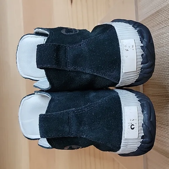 Sorel Out and About Waterproof Boots sz4