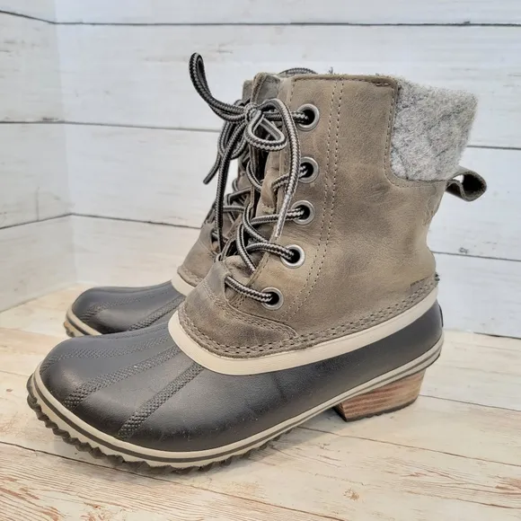 Sorel Slimpack ll short lace up boots