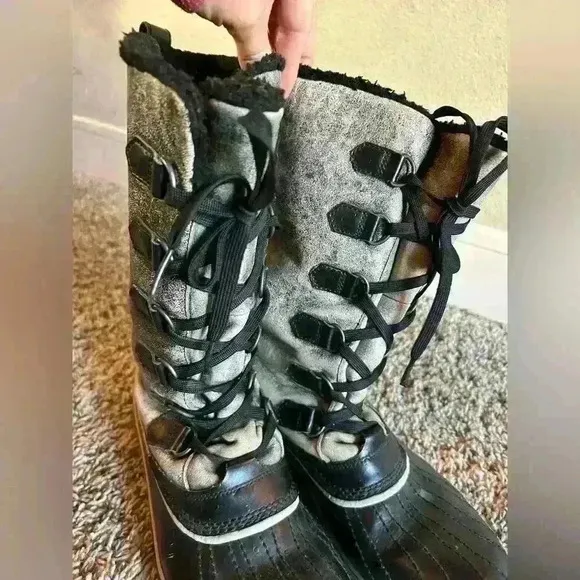 Sorel tivoli distressed lace up high waterproof winter boots size 10 winter snow