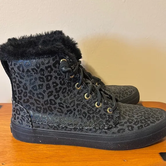 Sperry Crest Vibe Canvas High Top Sneaker