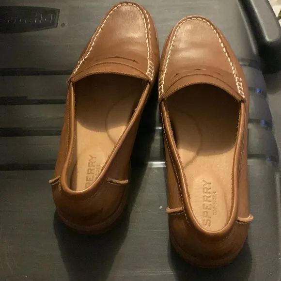 SPERRY TOP SIDER SIZE 9