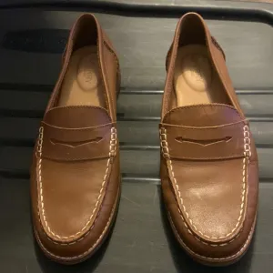 SPERRY TOP SIDER SIZE 9