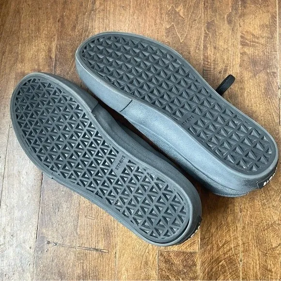 Straye Fairfax Carbon Suede Lo Top Skate Shoes, size 8
