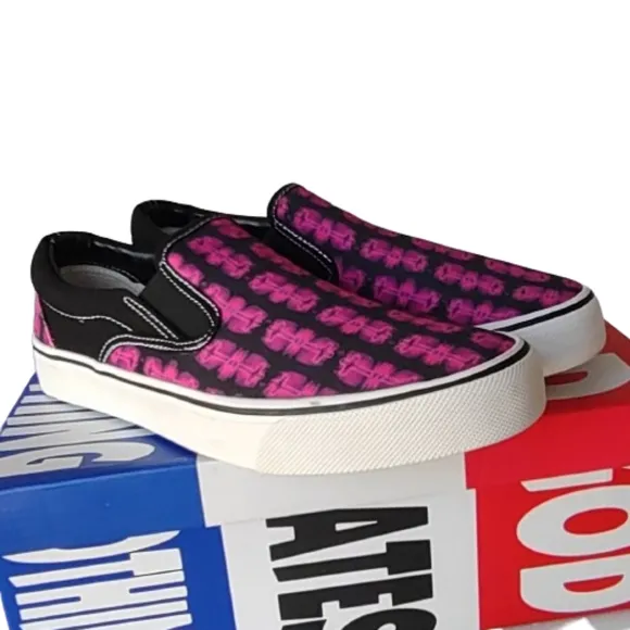 Super radical God Hates Nothing Mens Skate Shoes Size 8