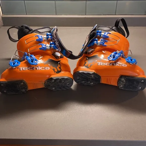 Technica kids ski boots, 238mm, great used condition