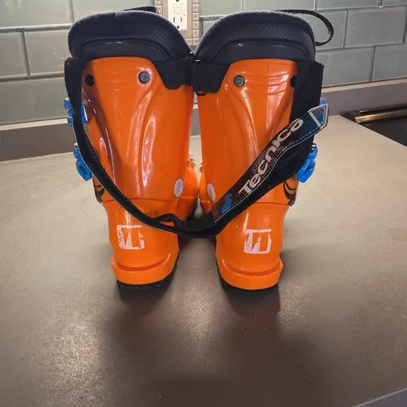 Technica kids ski boots, 238mm, great used condition