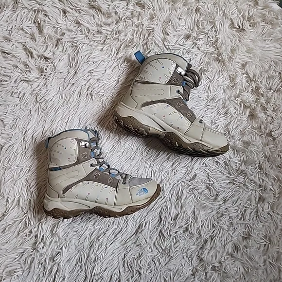 The North Face Girl's Hiking Walking Trail Outdoors Boots Shoes - 3. MSRP $85 ✨️