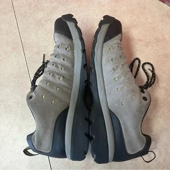 The North Face Grey &amp; Black Women's Trail Hiking Boot Shoes