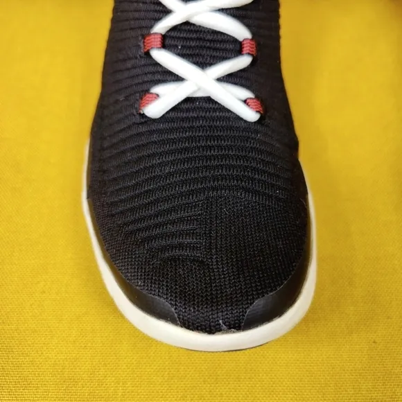 The North Face Oscillate Trail Black Red Running Sneakers Women's Shoes Size 9