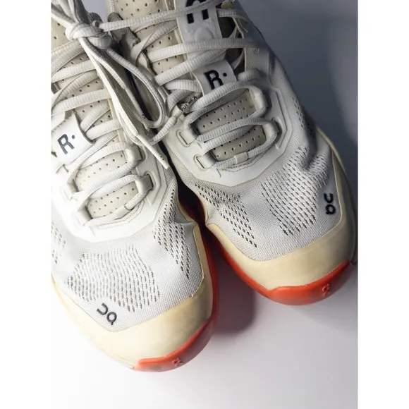 The Roger Pro Clay On Cloud Shoes Mens US 11 White/Orange Tennis Shoe