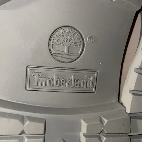 Timberland 6-Inch Premium Waterproof Boot.  Tan.  Size 9.5.
