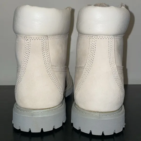 Timberland 6-Inch Premium Waterproof Boot.  Tan.  Size 9.5.