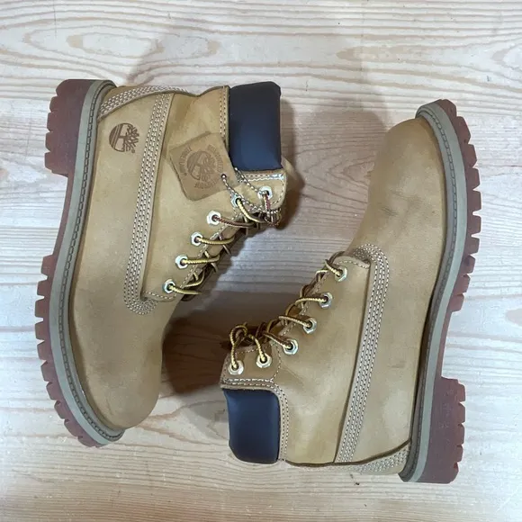 Timberland 6 Inch Waterproof Boots # 12709Youth Boy’s Size 3 M Wheat Buc
